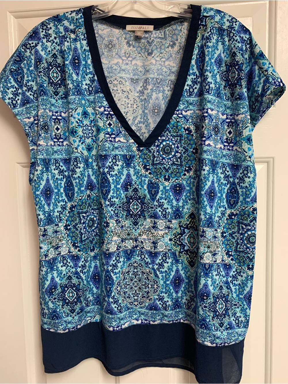 Roz & Ali Blue Multi-Print V-Neck Top with Navy Sheer Trim 2X